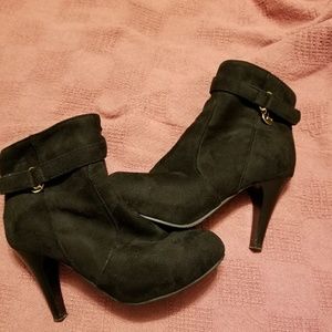 Black velvet boots size 8